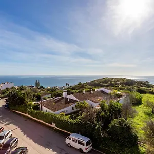 Lovely 2 Bedroom Including Pool, Stunning Ocean Views & Closeby Apartment