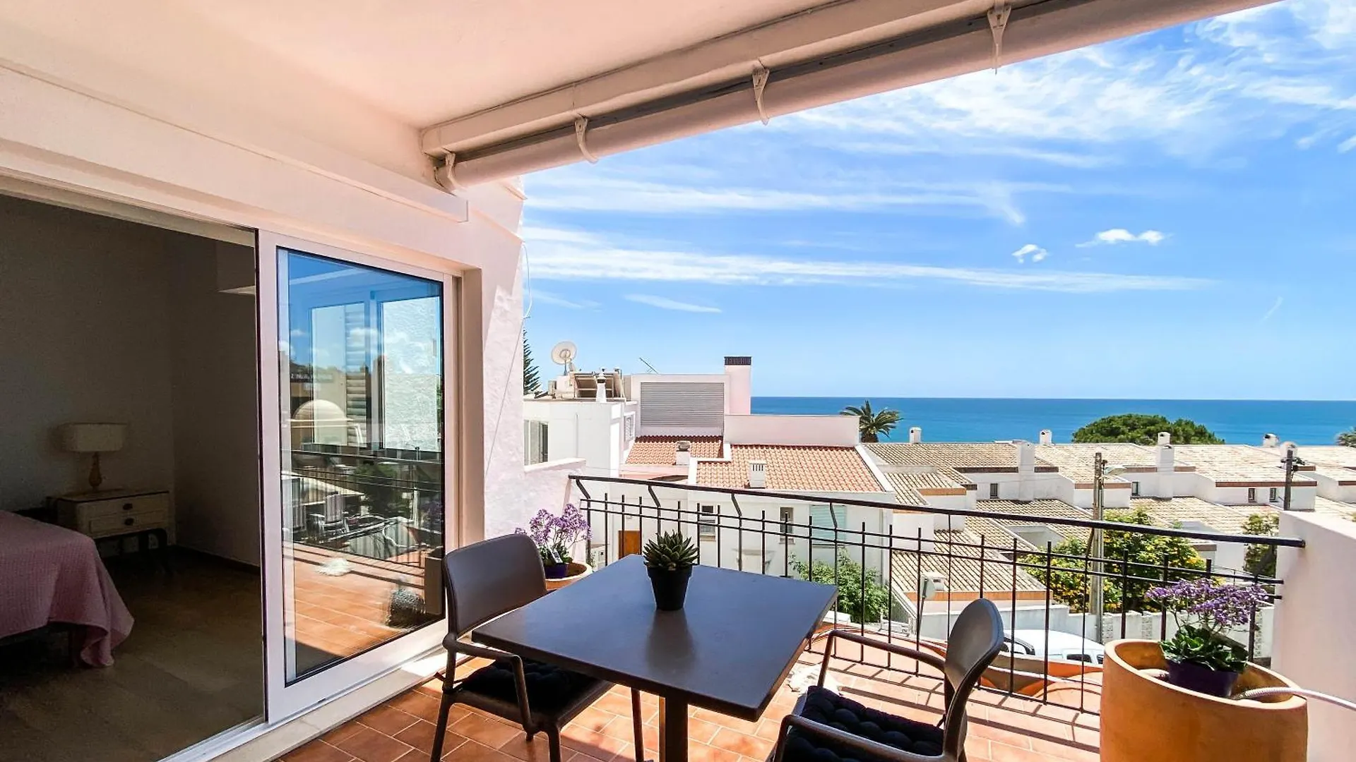 Balcony With Seaview - 1 Bed Apartment Praia Da Luz